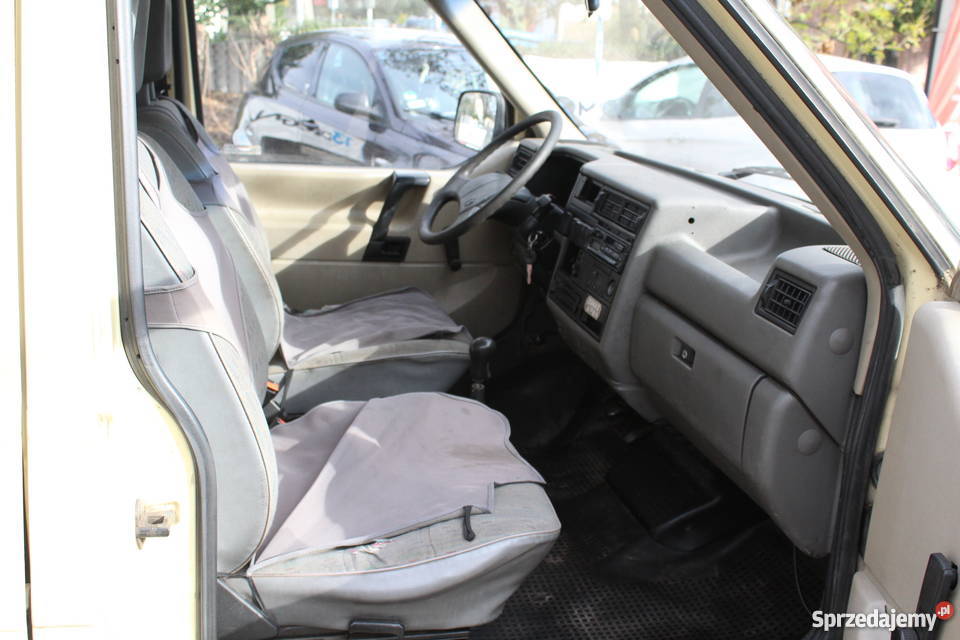 Volkswagen T4 24 DIESEL 77 199495r 4 500 żółty Radlin