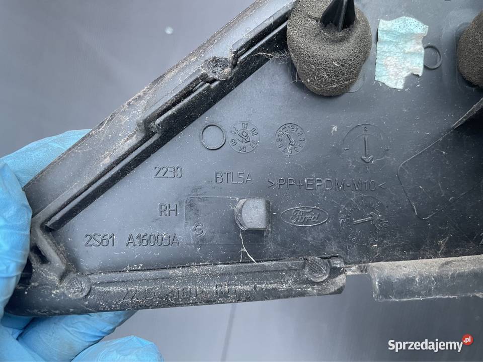 Trójkąt zaślepka błotnika prawa Ford fiesta mk6 Szczecin