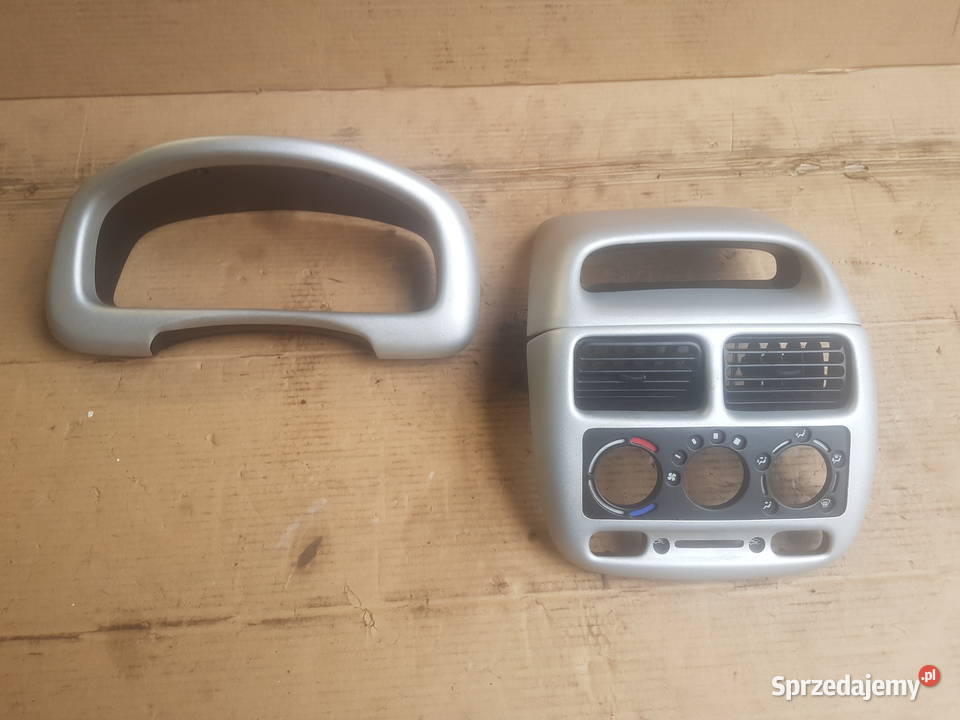 Suzuki Ignis FH 0003 ramka kratki nawiewu ramka