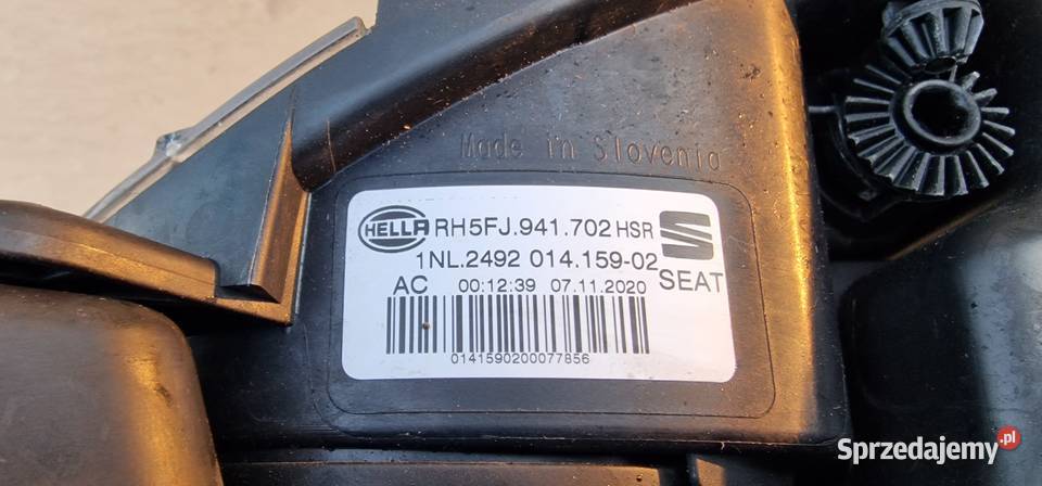 SEAT TARRACO LEON HALOGEN PRAWY LED DRL Bieleń