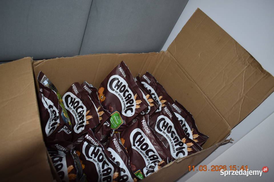 Karton płatków śniadaniowych firmy Nestl