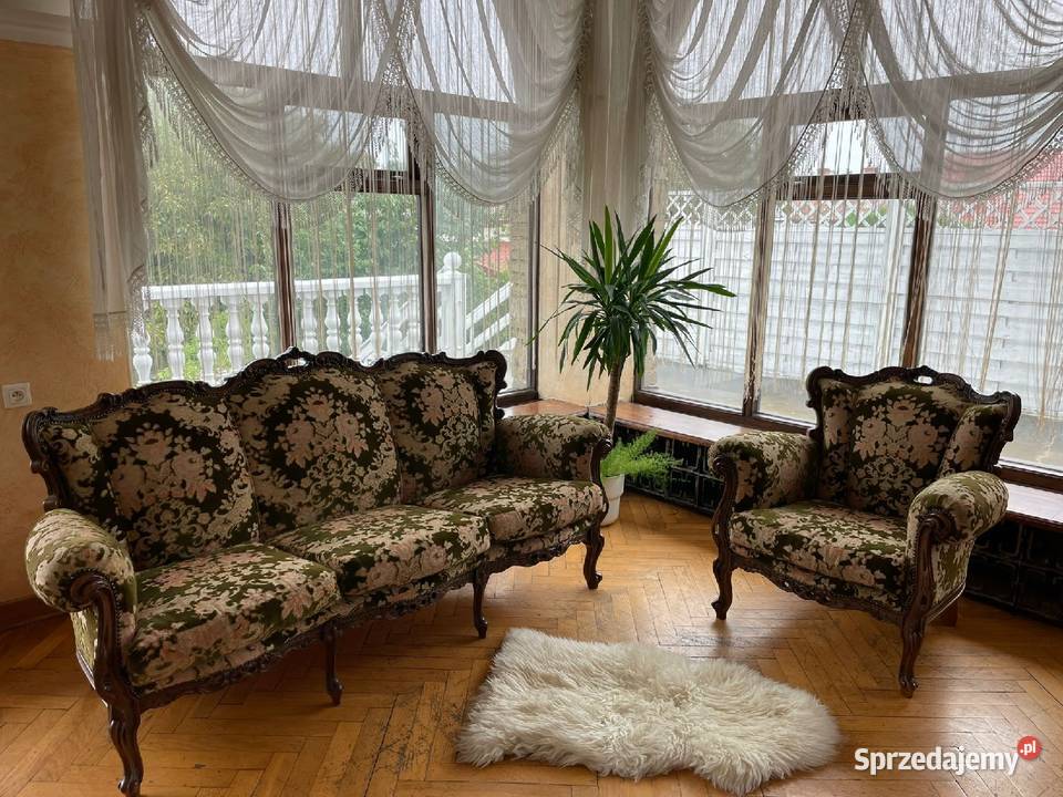 Budynek Hotelowousługowy w centrum Sobolewa magazyn Sobolew
