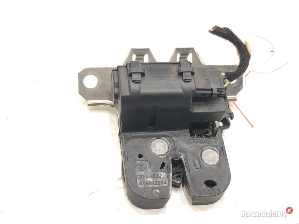 ZAMEK KLAPY TYŁ OPEL INSIGNIA A Hatchback