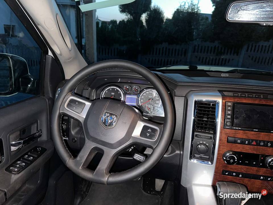 Zarejestrowany w Polsce Dodge ram 57 l LPG Rok produkcji 2011 Urzędów