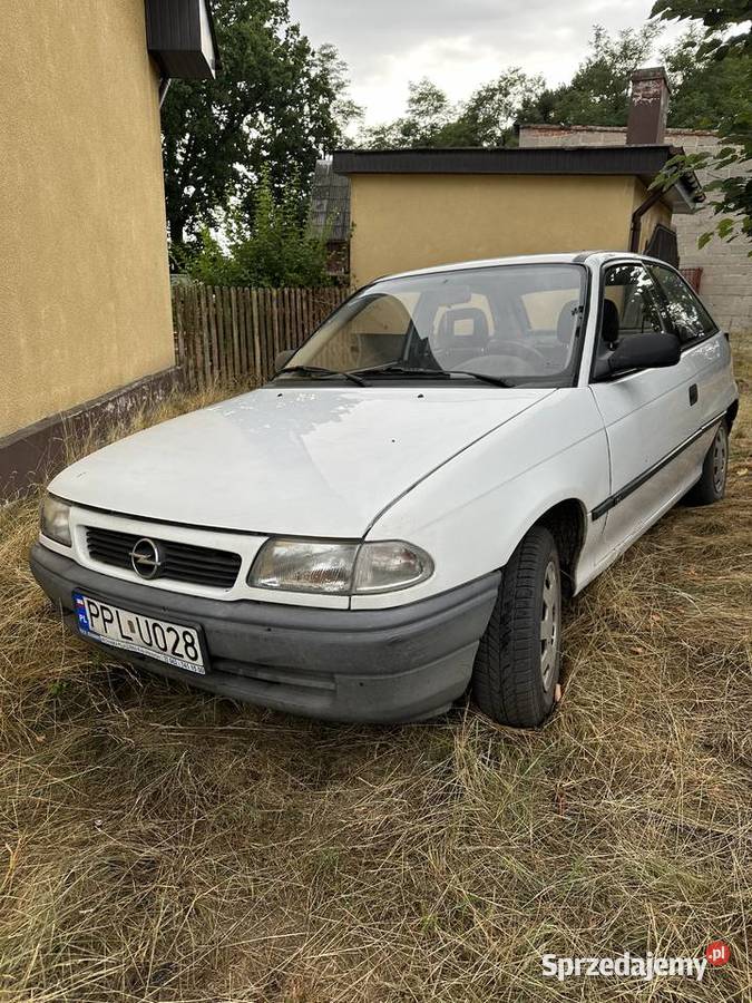 Astra ubezpieczona ważny przegląd wsiadać jechac benzyna Chocz sprzedam