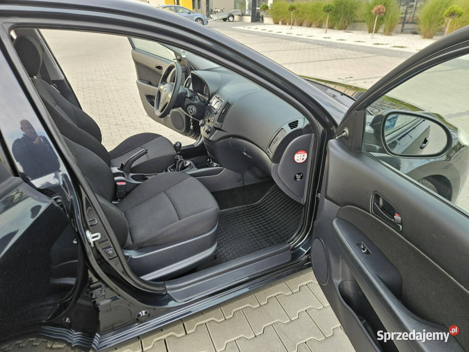 Hyundai i30 14 109 klima elektryka zadbany stan isofix sprzedam