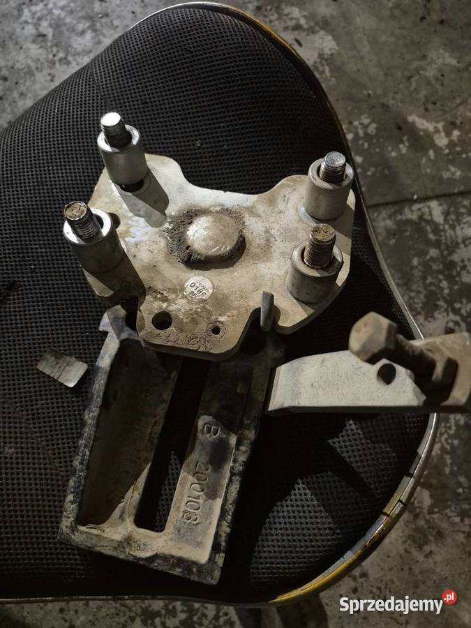 Mocowanie błotnika do traktora deutz fahr