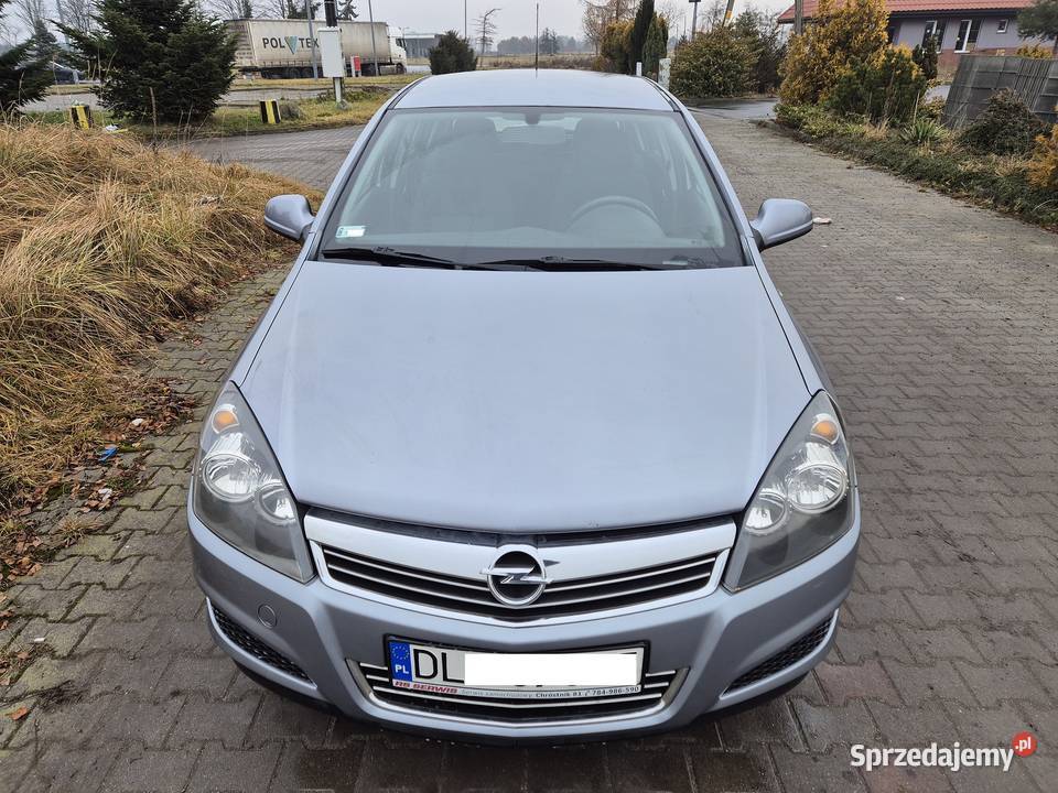 Opel Astra 14 2010 ECOTEC 5Dzwiowy Salon Legnica