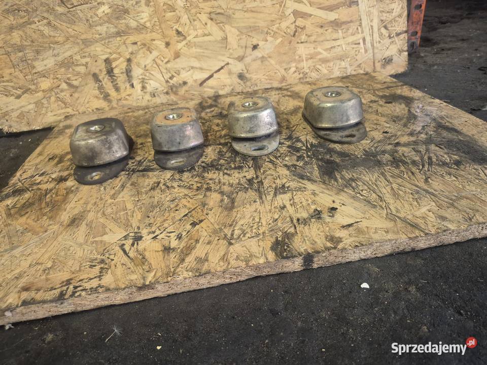 Poduszki silnika MANITOU MT 1740 Tychy sprzedam