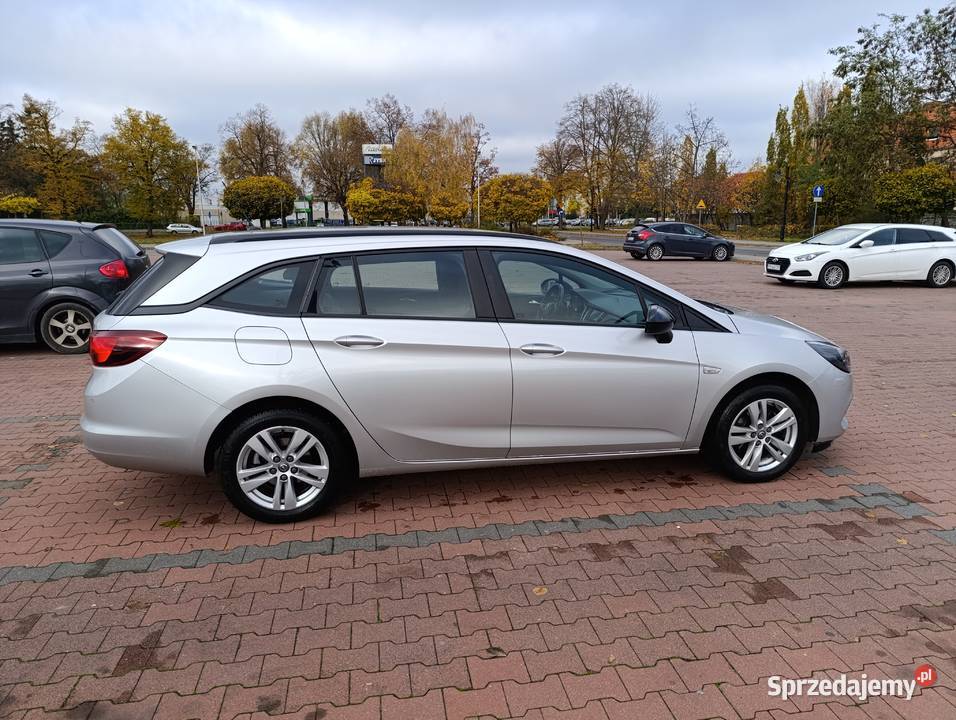 Opel Astra 12 131 2021r Piła