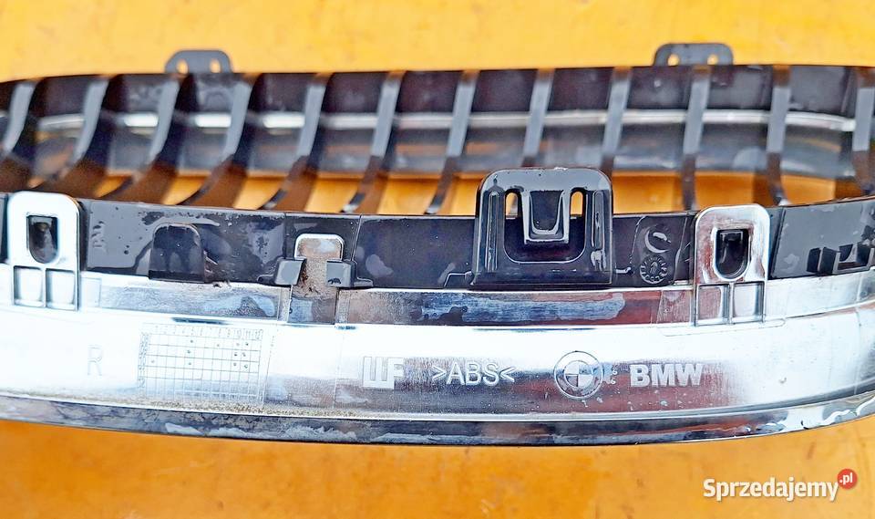 BMW 3 E90E91 NERKA ATRAP GRILL PRAWY PRZÓD ORYG Radom