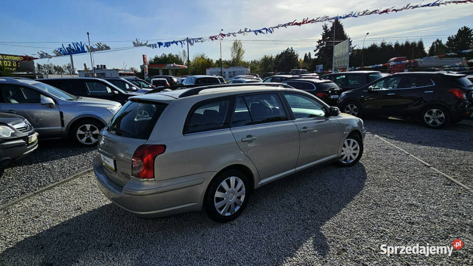 Toyota Avensis Super Stan Oszczędny 2008r złoty Świdnica