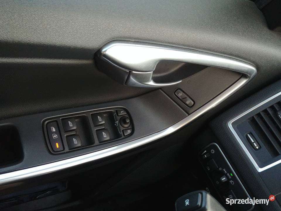 VOLVO XC60 D5 215 BiTurbo Automat AWD Salon Warszawa