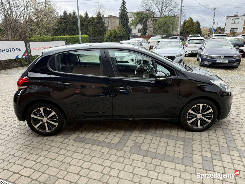 Peugeot 208 12 82 Klimatronik Navi Kamera Orzech sprzedam