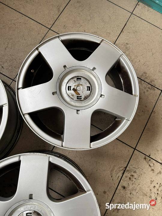 Felgi Golf IV 5x100 R15 Nowy Targ