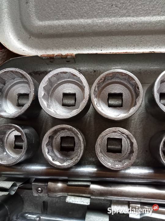 Komplet nieużywanych kluczy nasadowych z PRLu Sosnowiec