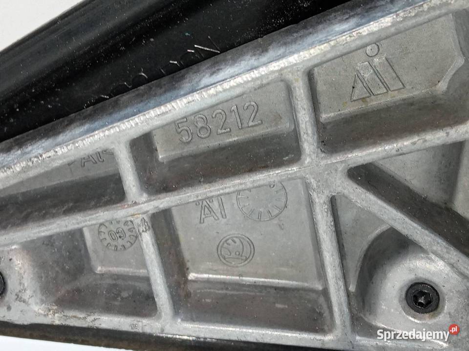 LUSTERKO PRAWE 15PIN EUROPA Skoda Superb II