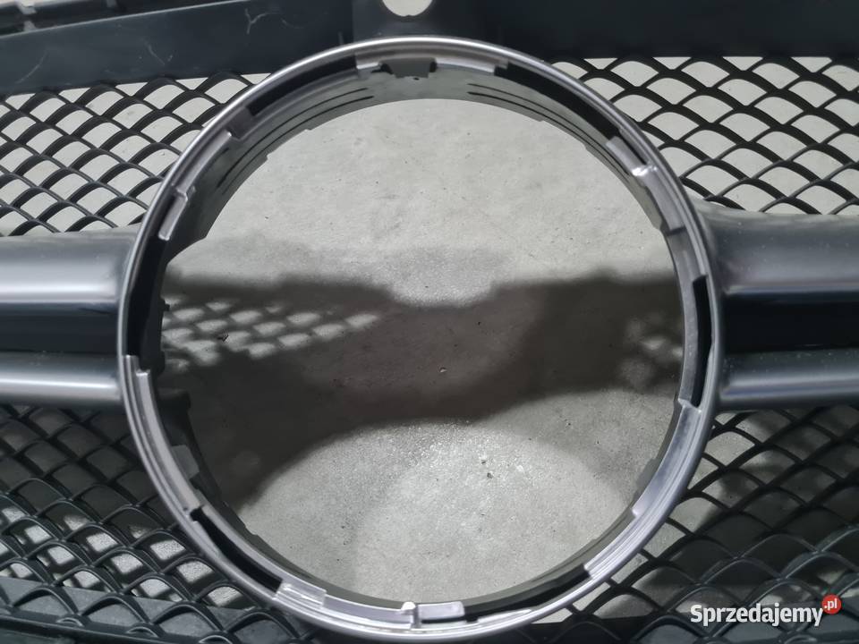 Mercedes W205 AMG grill FL