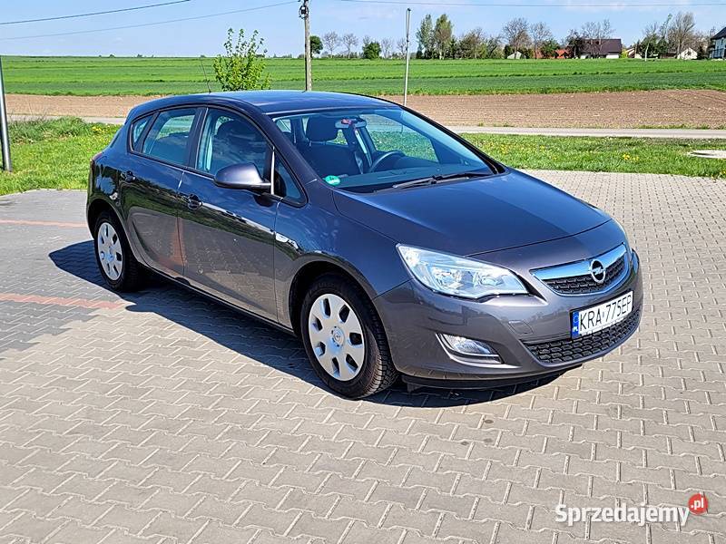 Niezawodny hatchback Słomniki