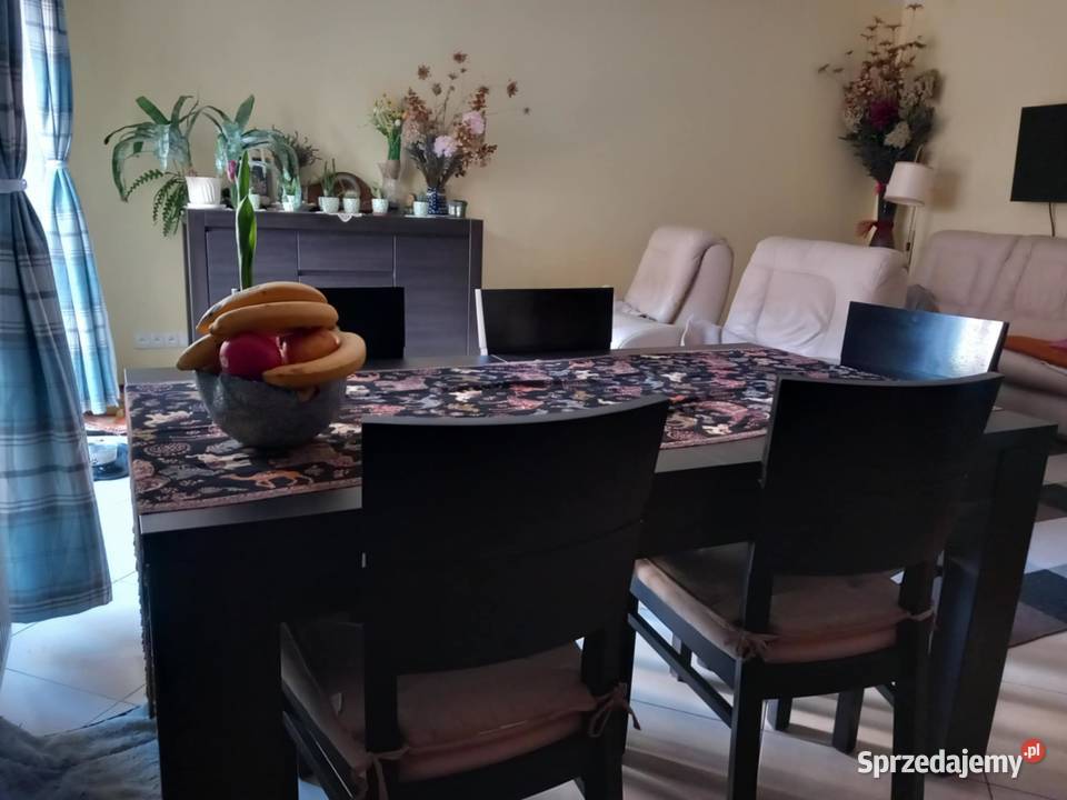 Stół rozkładany z 6 krzesłami w kolorze wenge