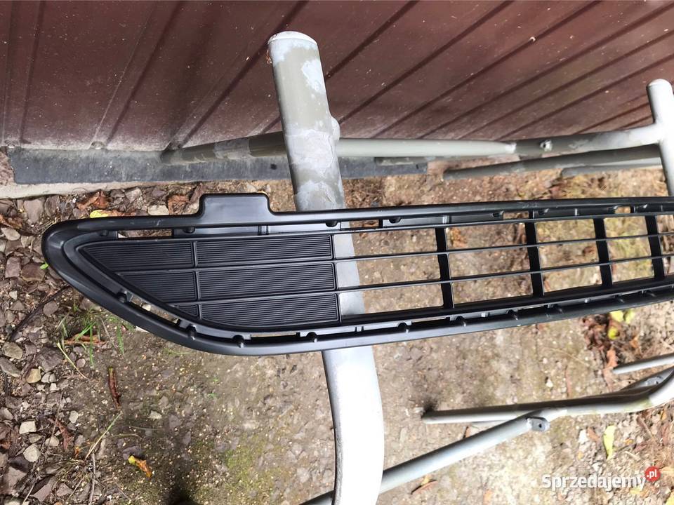 Toyota RAV4 IV lift 1519 kratka zderzak przód zderzaki podkarpackie