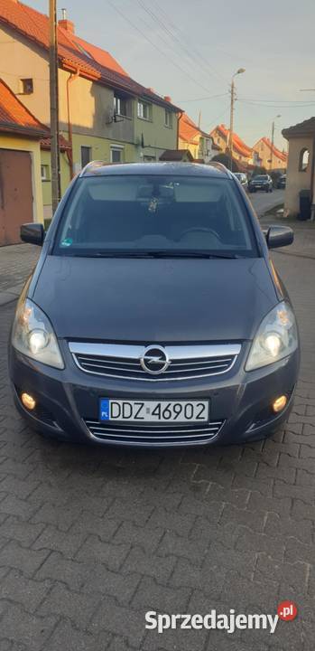 Opel Zafira 7 osobowy 2013r hak manualna dolnośląskie Dzierżoniów