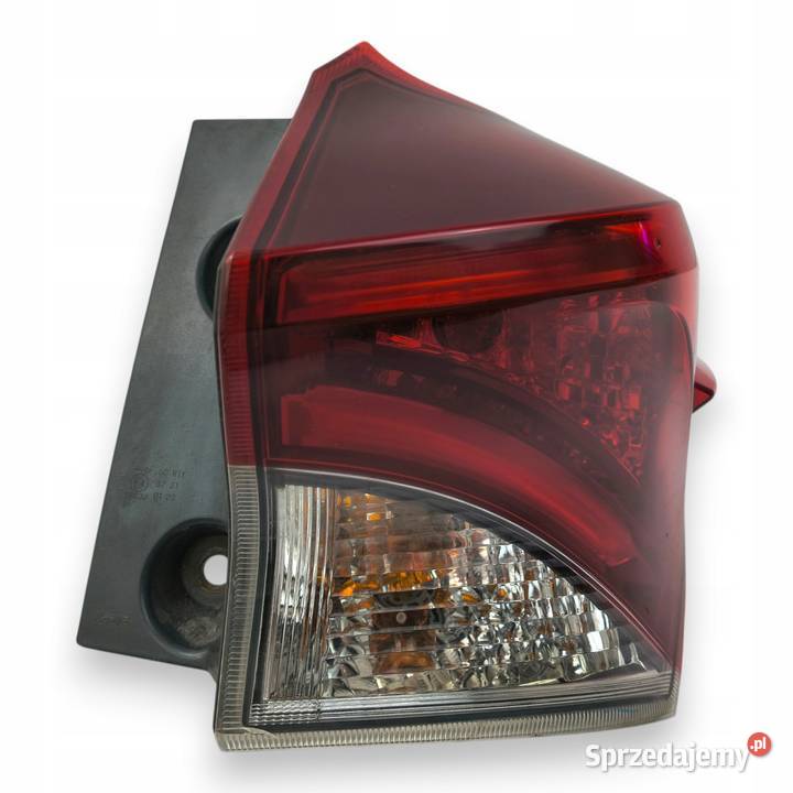 LAMPA PRAWA Toyota Auris II LIFT TYLNIA TYLNA Chełm