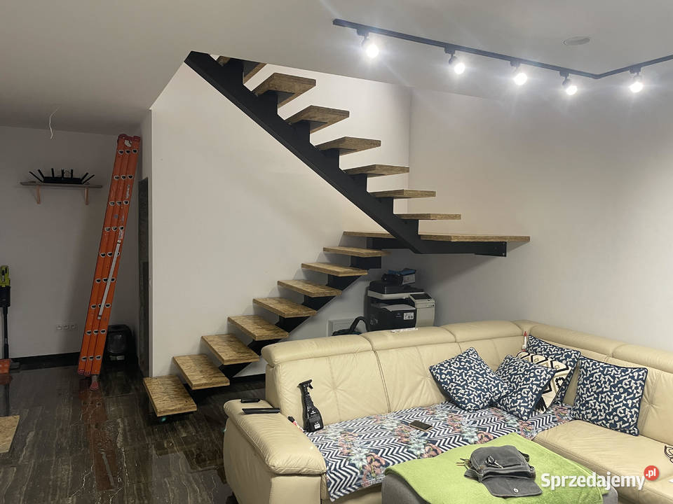 Schody na konstrukcji metalowej stopnie Schody wewnętrzne Kęty