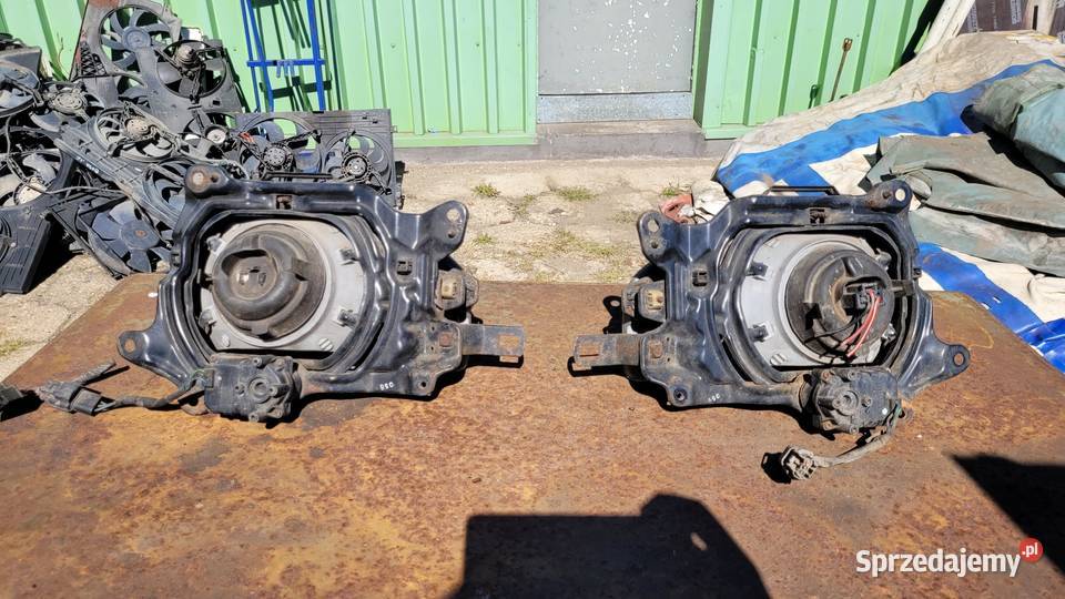 Lampy przednie Mazda 121 Łagów sprzedam