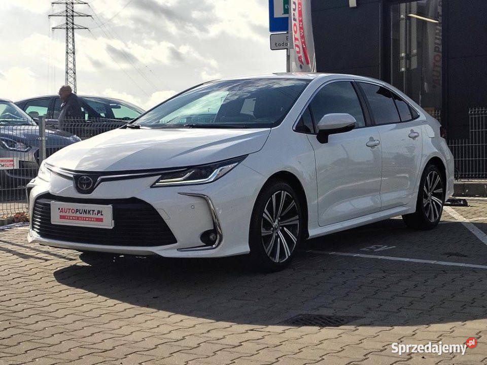 Toyota Corolla 2022r Salon Kamera Grzane fotele Poznań sprzedam