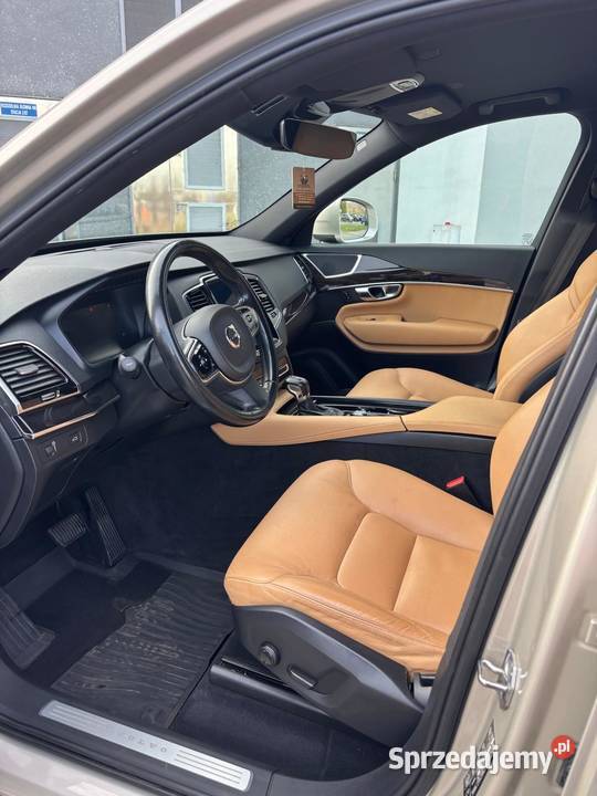 Volvo XC90 wersja MOMENTUM 20 D5 235 asystent pasa ruchu Przemyśl