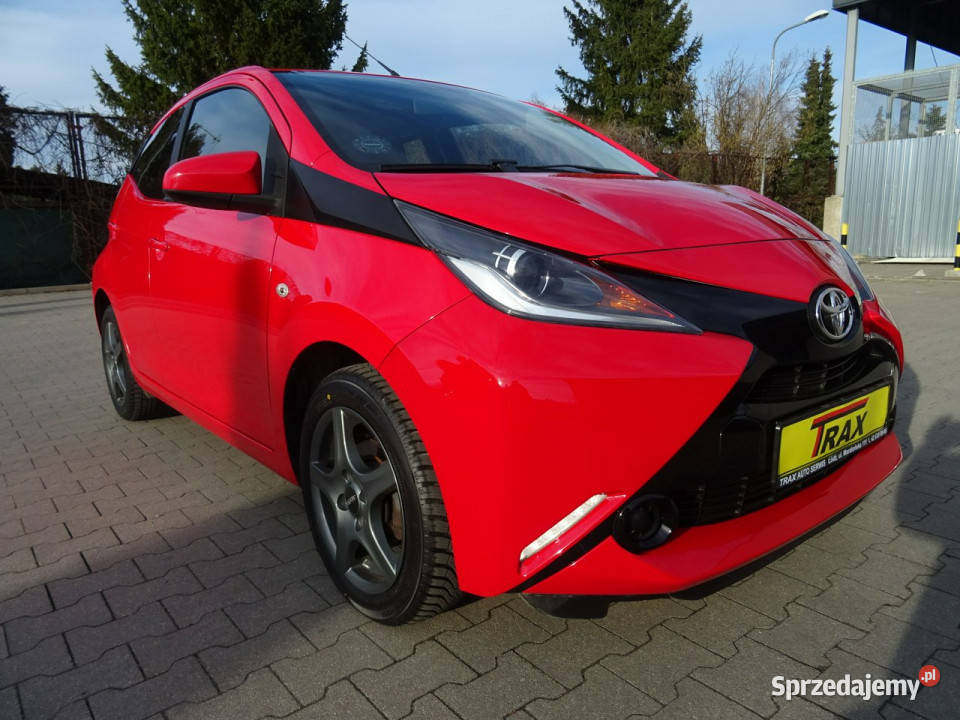 Toyota Aygo 10 VVI XPLAY Samochód w super stanie ABS Łódź sprzedam