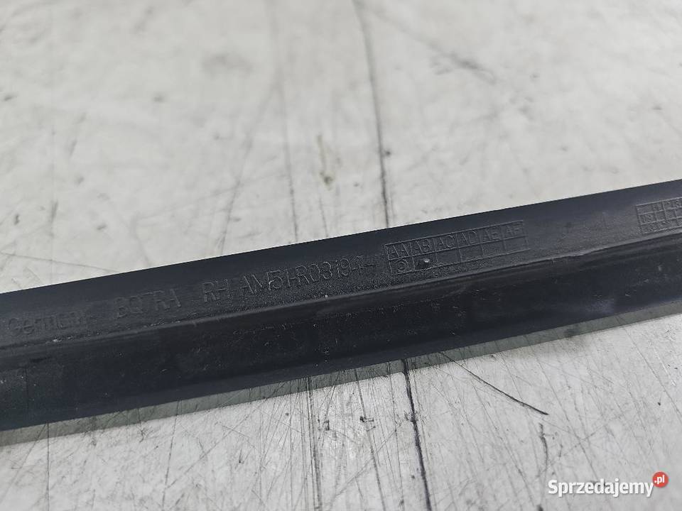 LISTWA SZYBY CZOŁOWEJ PRAWA FORD C MK2
