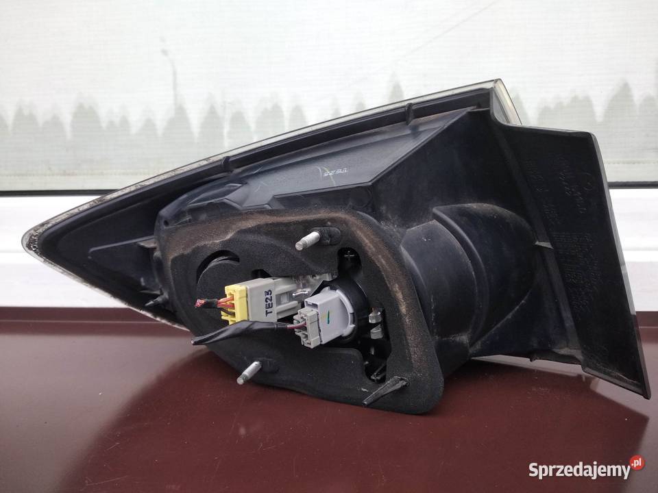 Mazda 3 BK sedan lampa tył tylna prawa narożna w osobowe Lampy tylne Sieradz