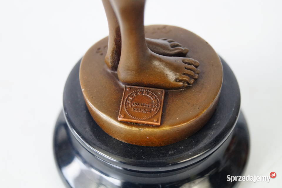 Smutna dziewczynka figura z brązu rzeźba sprzedam