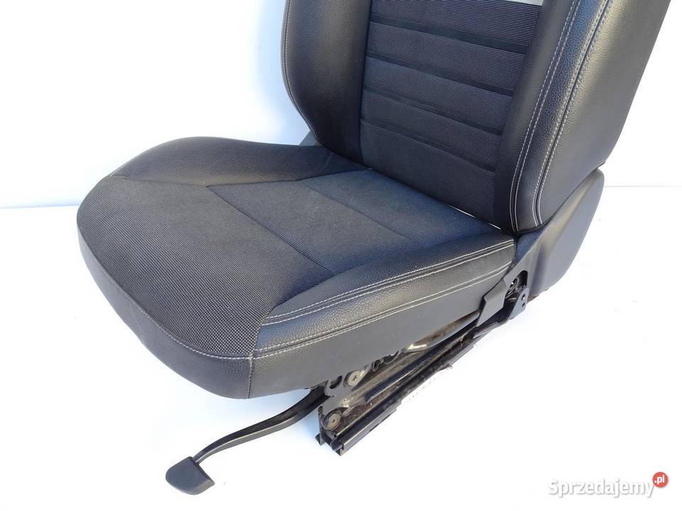 FOTEL PRAWY PRZÓD PRZEDNI PASAŻERA MERCEDES W176