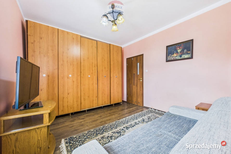 Na sprzedaż 2 pokoje garaż piwnica ogródek Jaroszówka