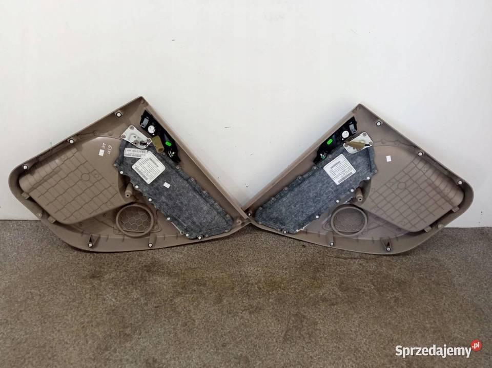 TAPICERKA BOCZEK PRAWY LEWY TYŁ JASNY KPL Skoda sprzedam