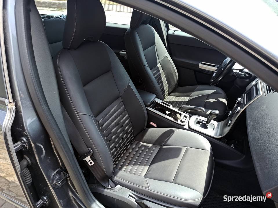LiFTiNG 200824D5 180BiXENON isofix