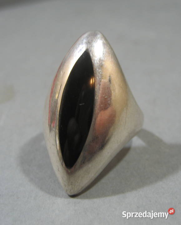 Srebrny Pierscionek z Onyxem Zegarki i Biżuteria