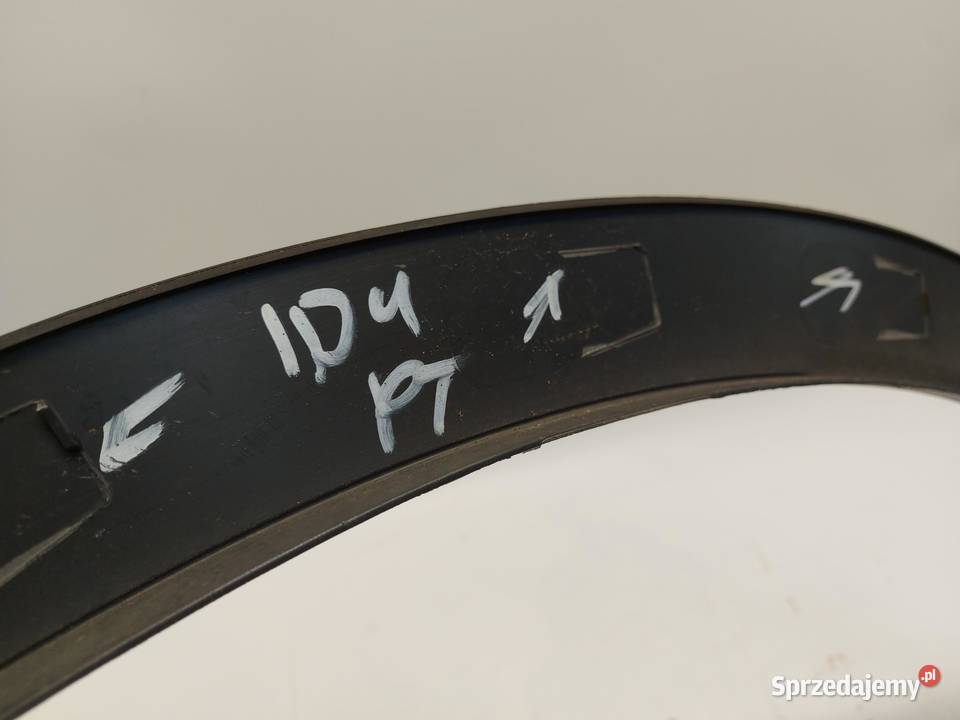 VW ID4 11A 2024r SUV 5D LISTWA BŁOTNIKA PRAWY