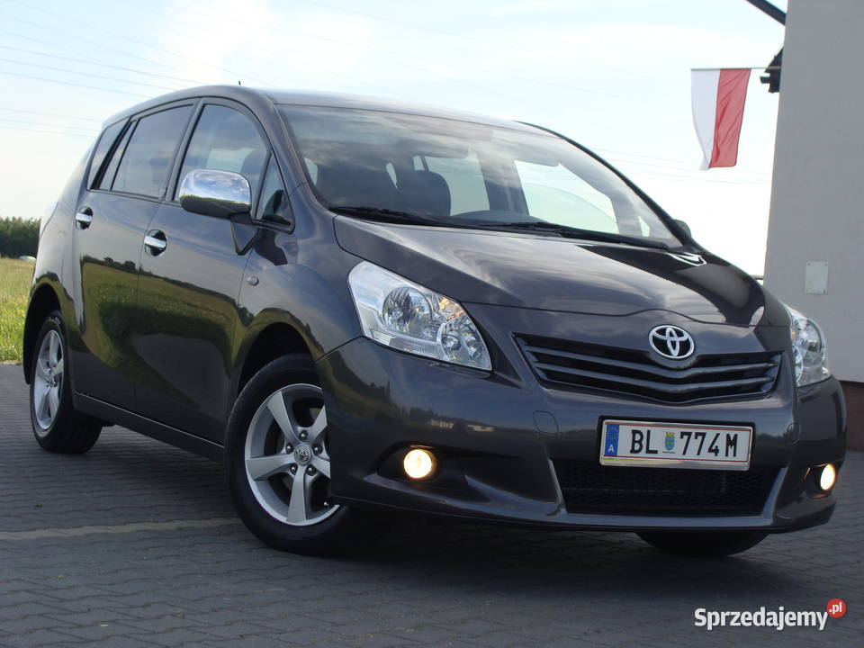 Toyota Verso 16 132 benzyna sprowadzony Isofix mazowieckie Radom