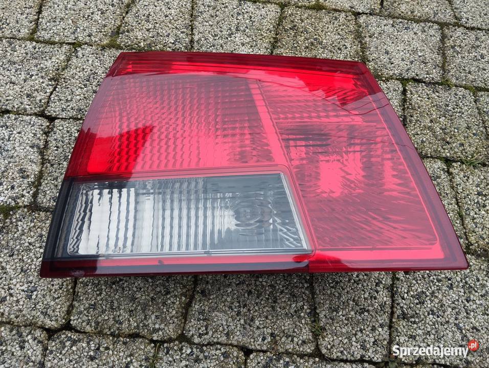 Lampa Opel Vectra C kombi lewa klapa bagażnika lewe Kamieniec