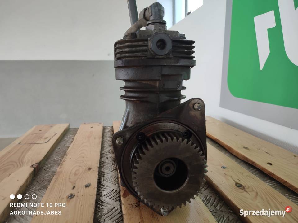 Sprężarka powietrza F716880010060 Fendt 711