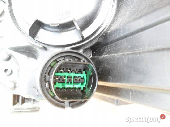 HYUNDAI I30 III lampa przód prawa 92102G4020