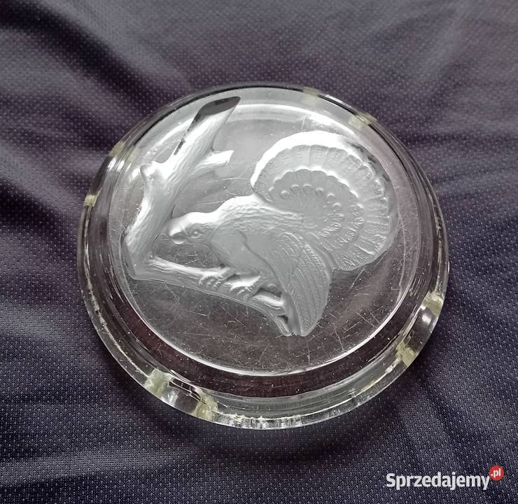 Popielniczka z wizerunkiem głuszca na gałęzi Porcelana i szkło wielkopolskie Koźminek