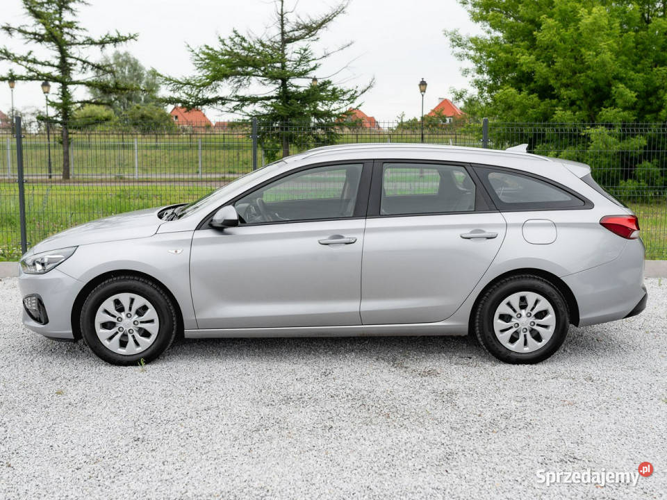 Hyundai i30 WD9465P16 D Classic Bluetooth srebrny i30 Gdańsk