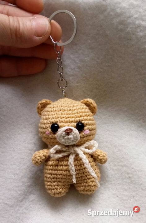 Miś wykonany na szydełku brelok zawieszka Łask