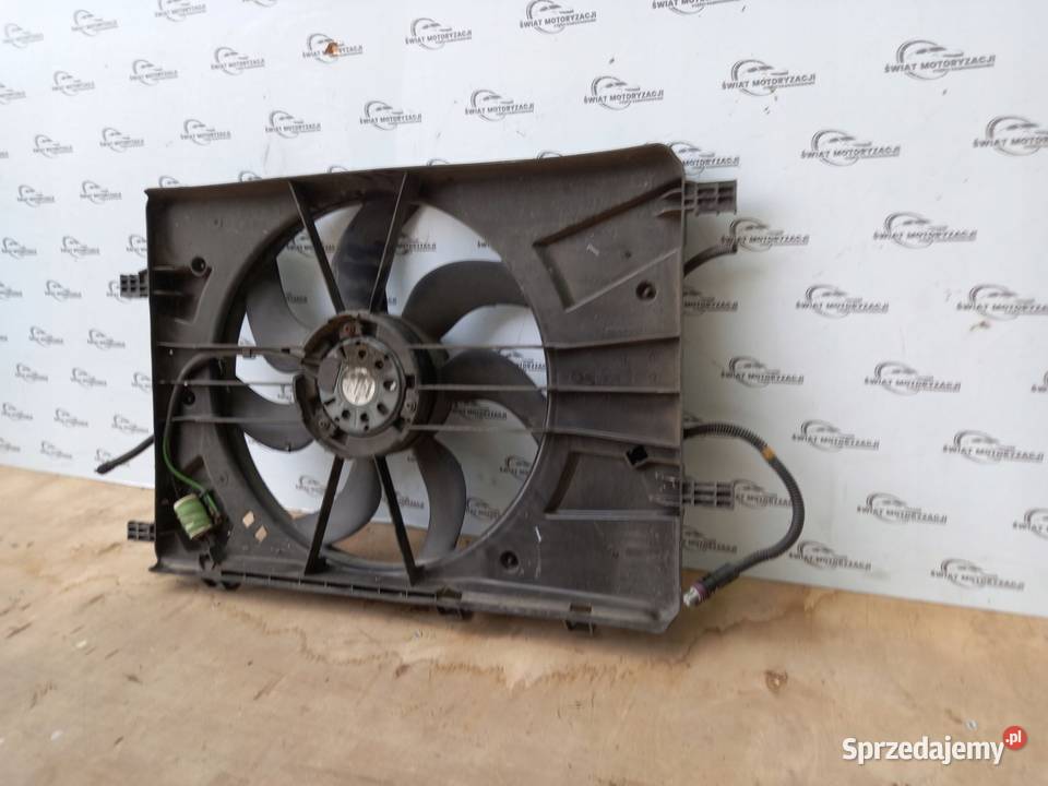 ASTRA J GTC 13r wentylator chłodnicy 13289626 Rok produkcji 2013 świętokrzyskie