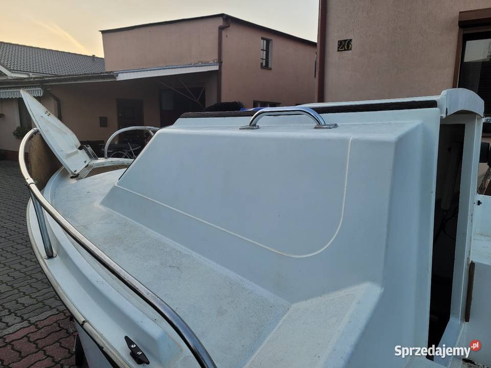 Łódź kabinowa motorówka 42m Honda 15 czterosuw Pozostałe Złotów